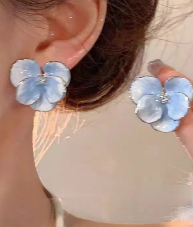 Sky Blue Sweet Flower Earrings - Lyonkusol