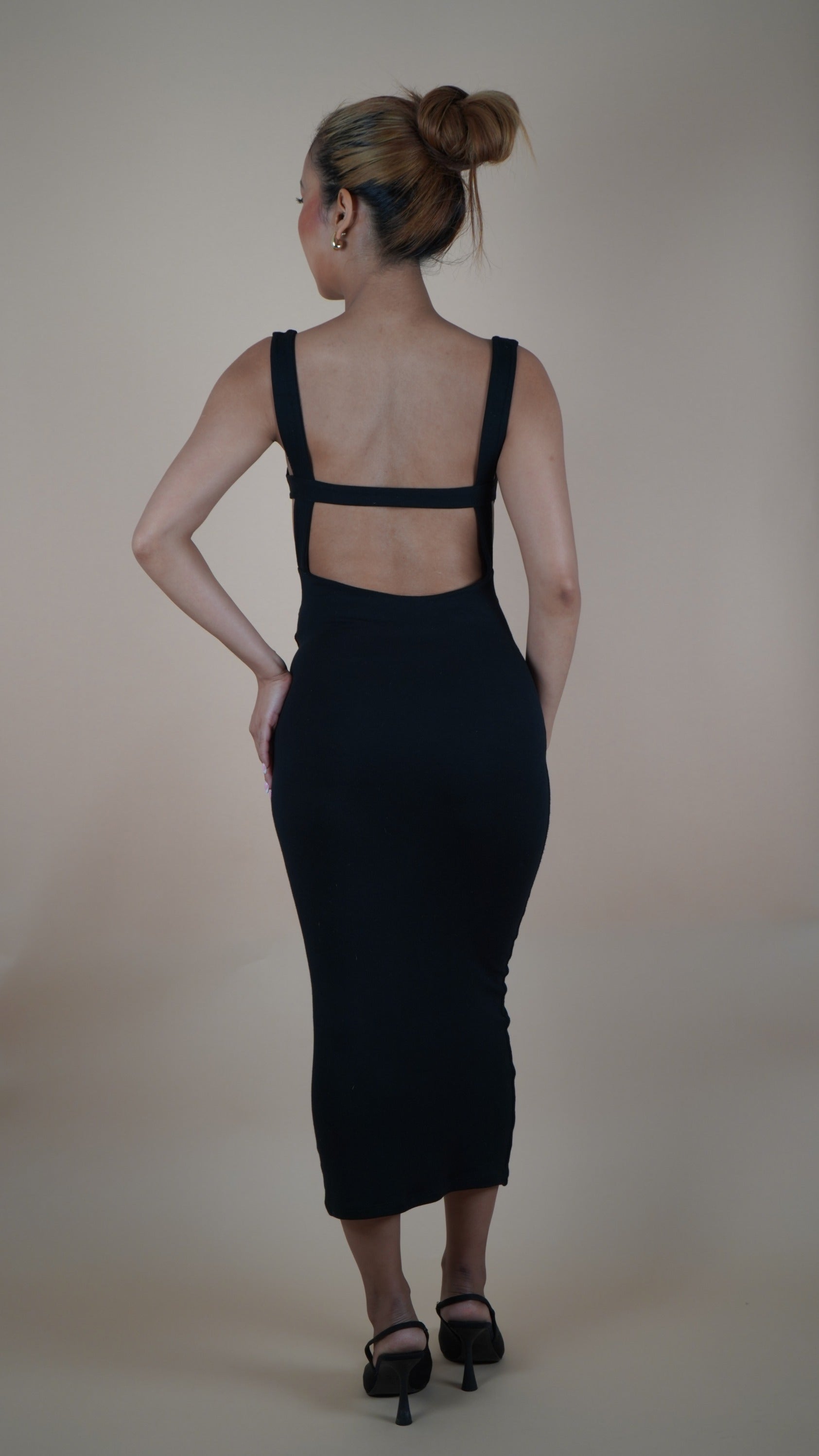 Black Matrix - Cut Out Maxi Dress - Lyonkusol